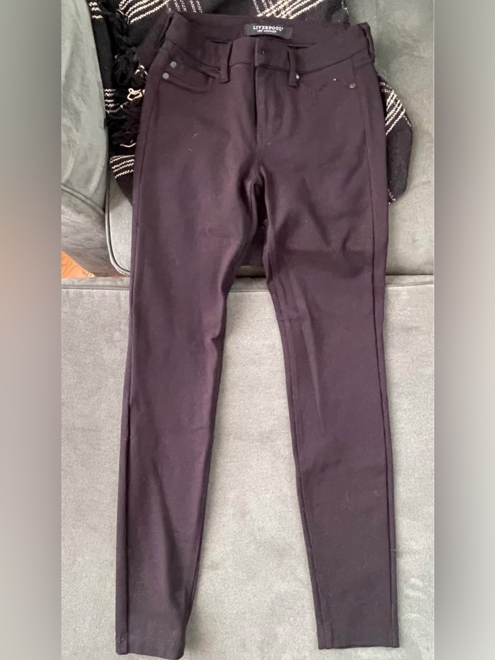 Liverpool Black Skinny Pants with belt loops and stretch fabric